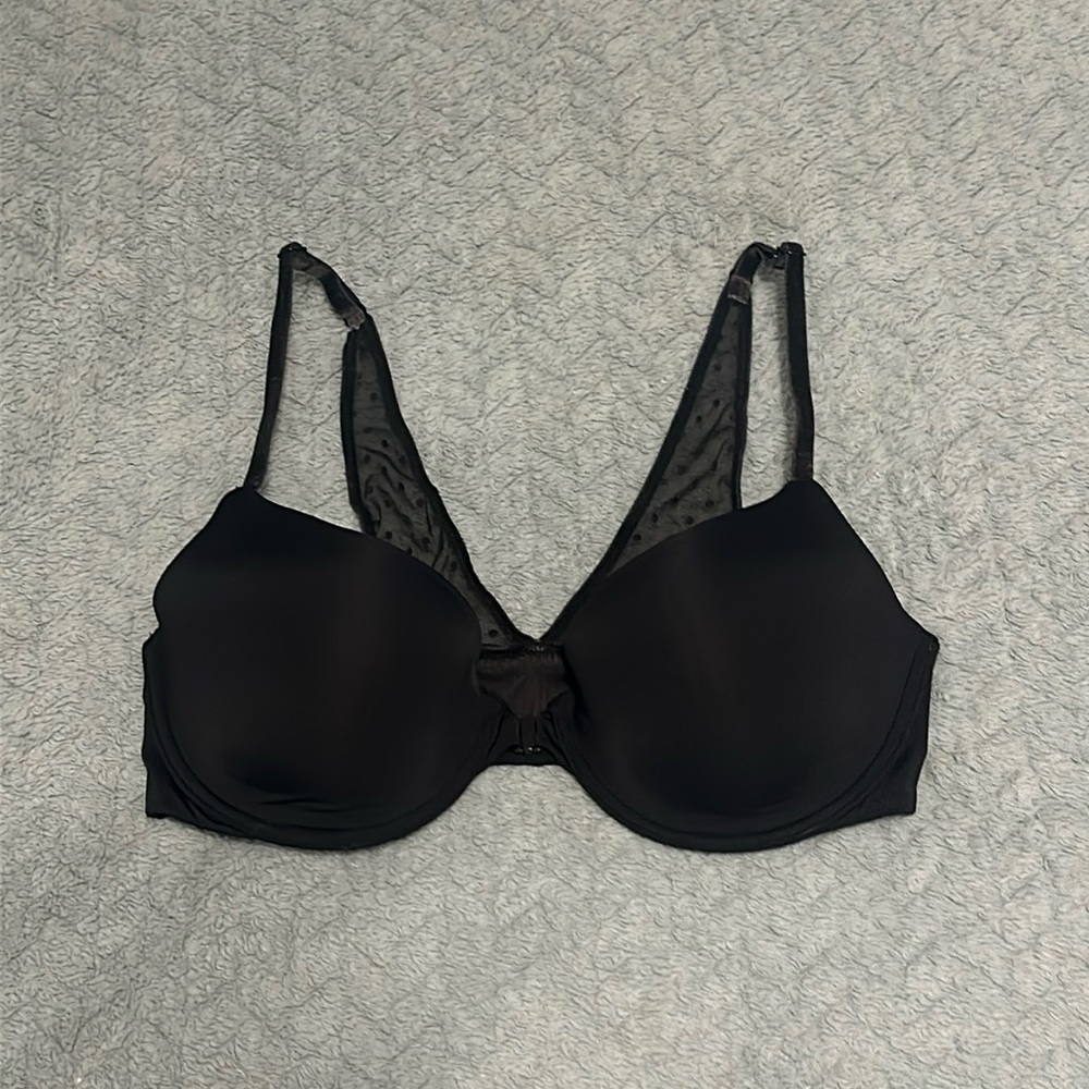 Black Victoria’s Secret Demi Bra